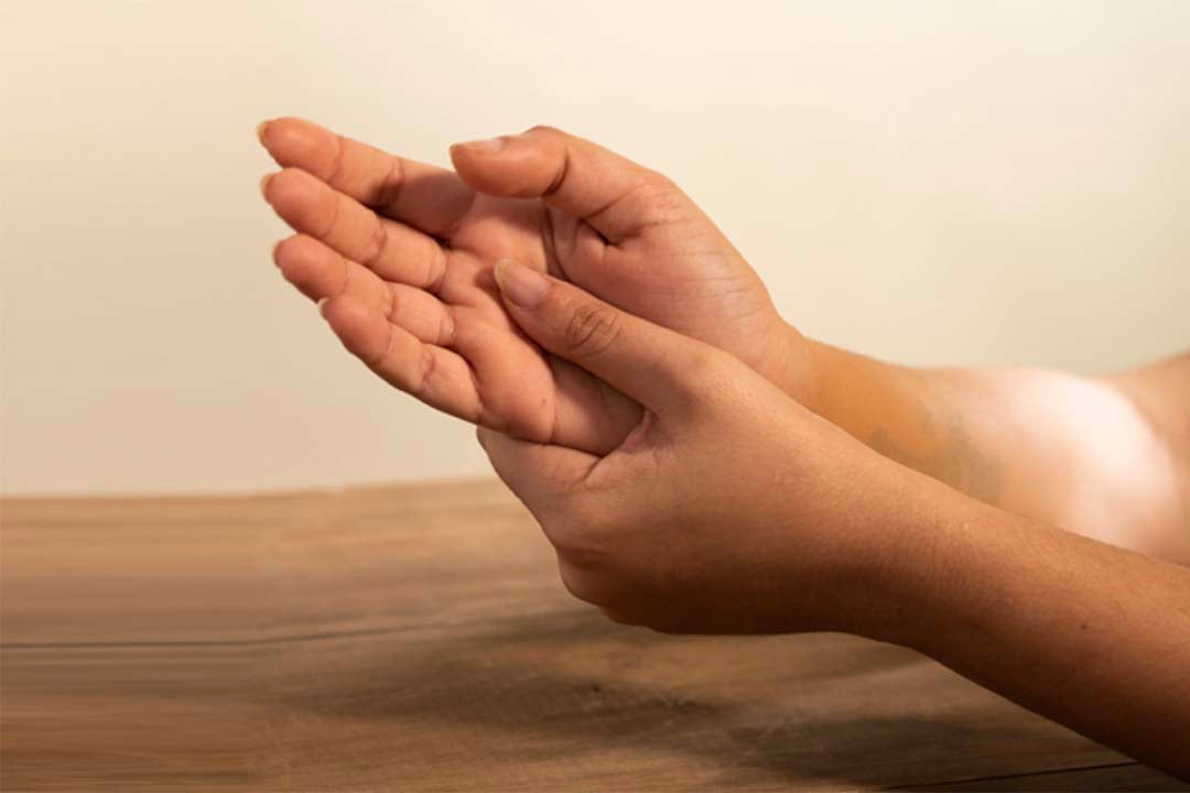 Tip: The Life-Changing Benefits of a Daily Hand Massage