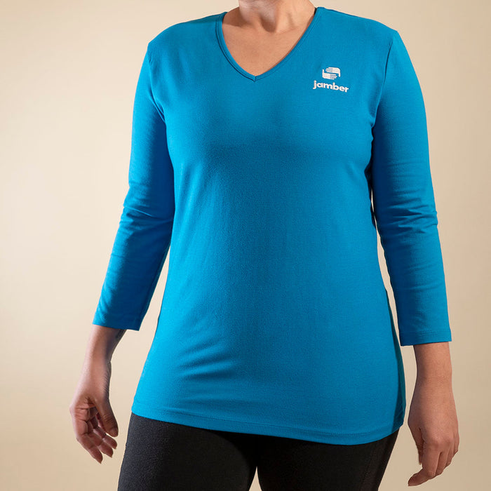 A woman wearing the Jamber 3/4 length v-neck t-shirt.